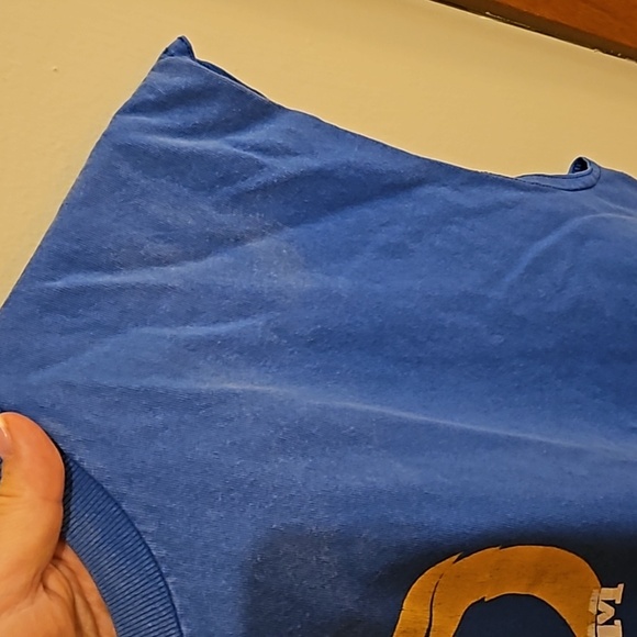 **Clearance** Volcom muscle tank tee ❤️ 3 for $15 - Picture 4 of 8